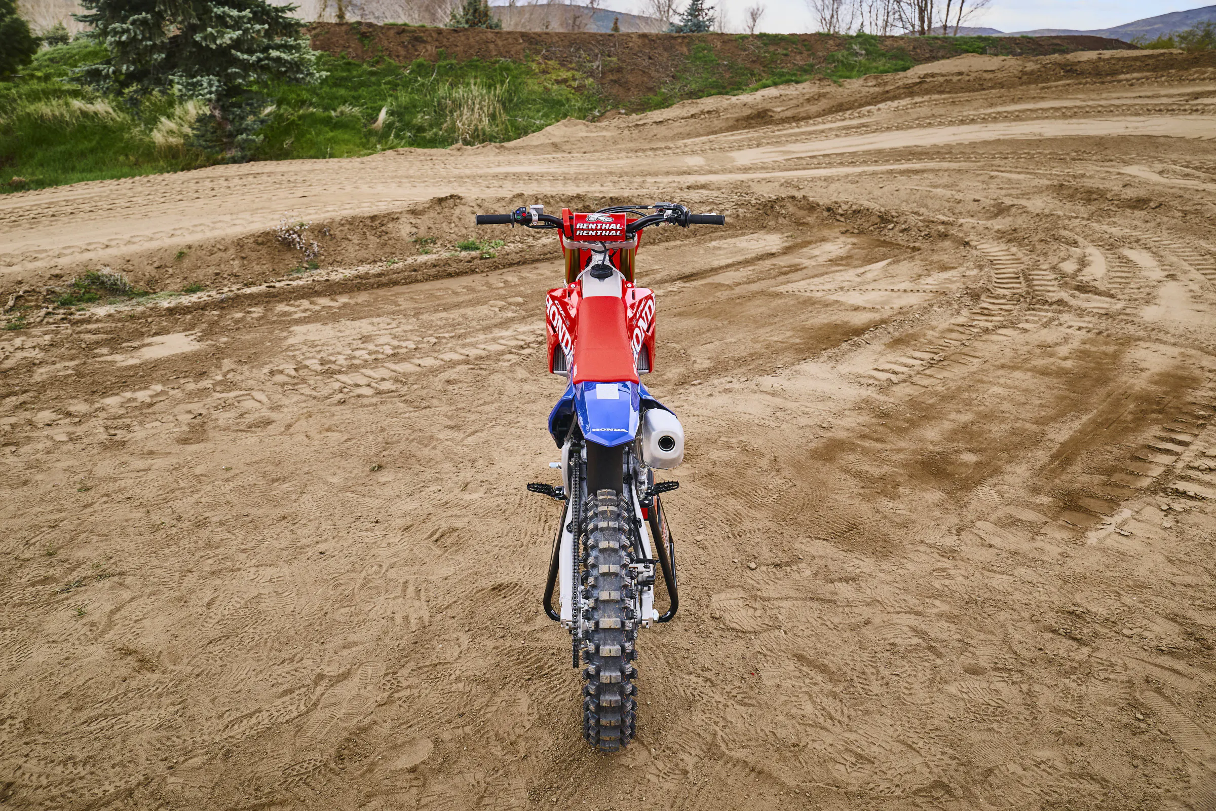 27 Honda CRF450R_rear