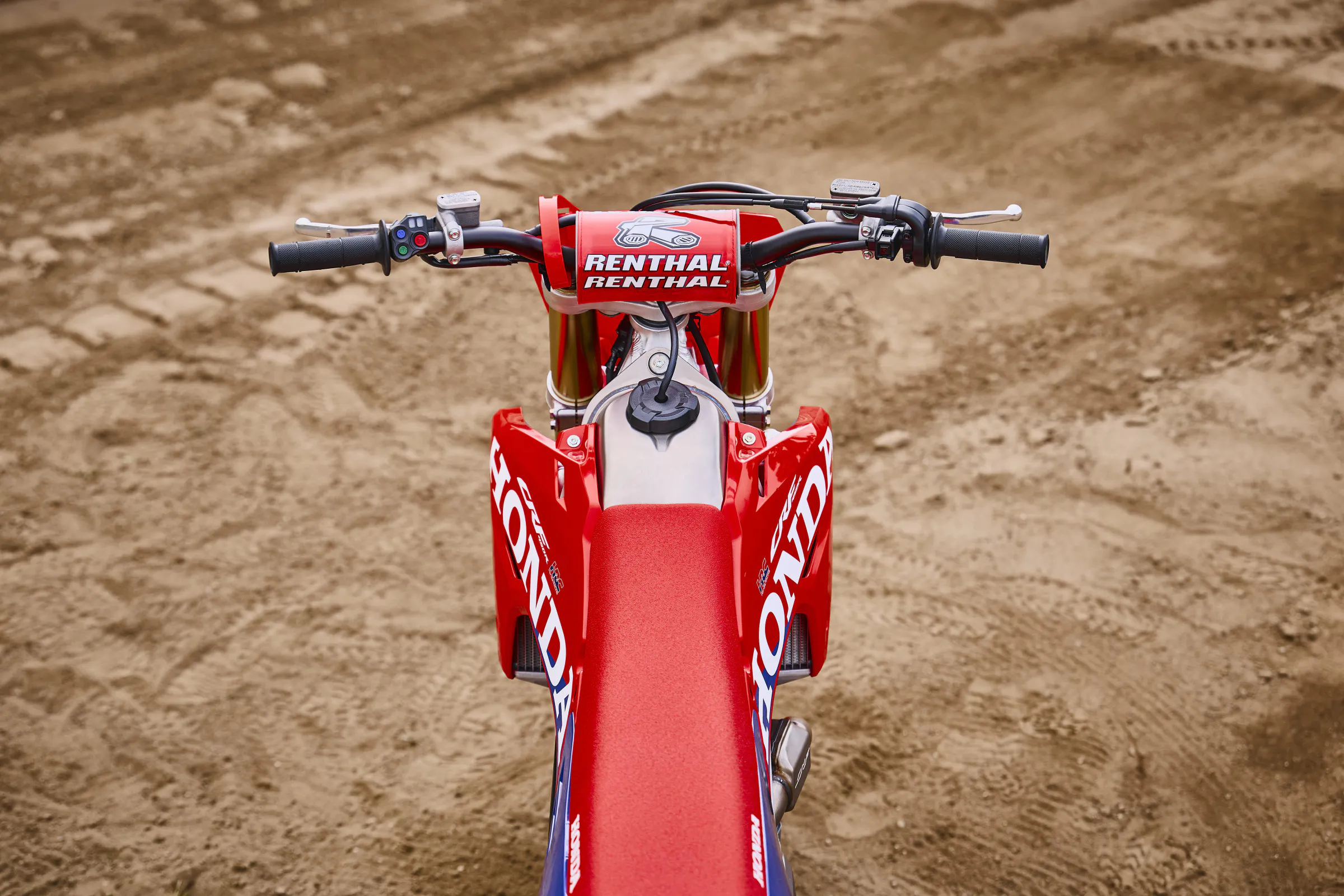 27 Honda CRF450R_cockpit 1