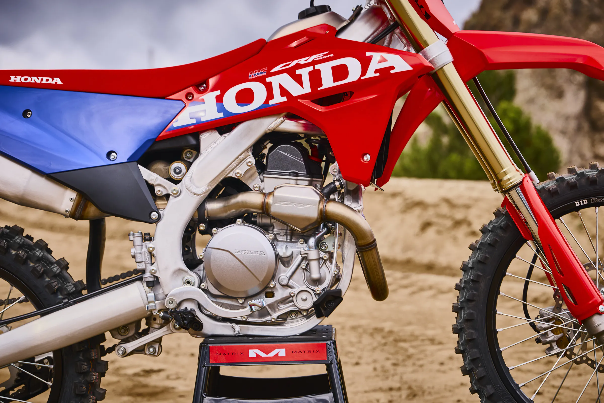 27 Honda CRF450R_engine 1