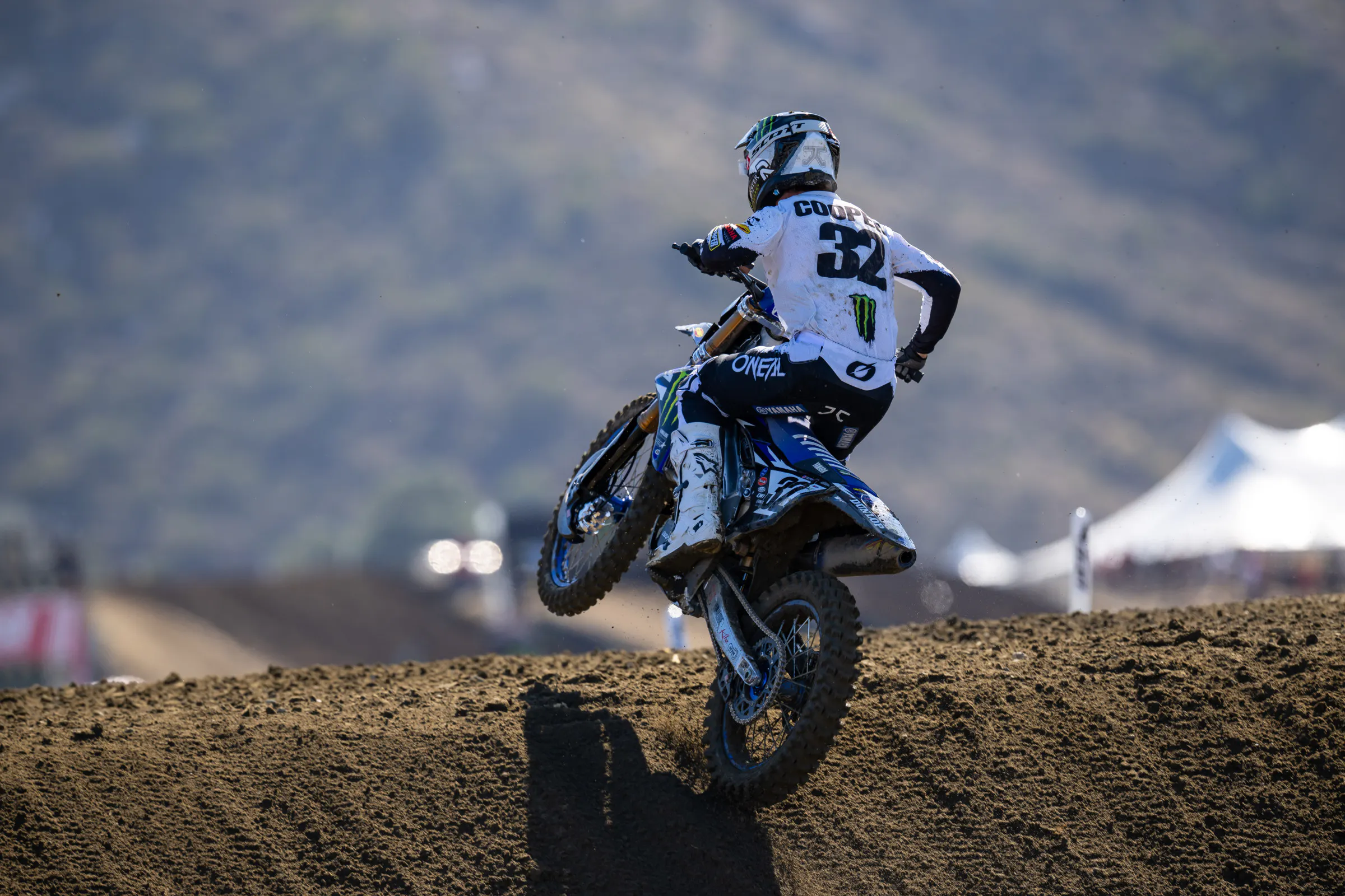 Watch: Justin Cooper With Crazy Rear End Swap!