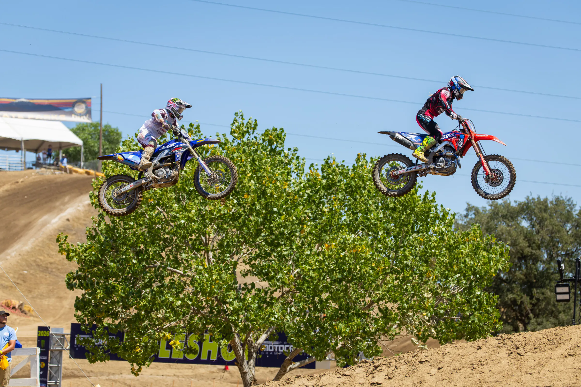 Lala Turner (left) chasing Charli Cannon (right).