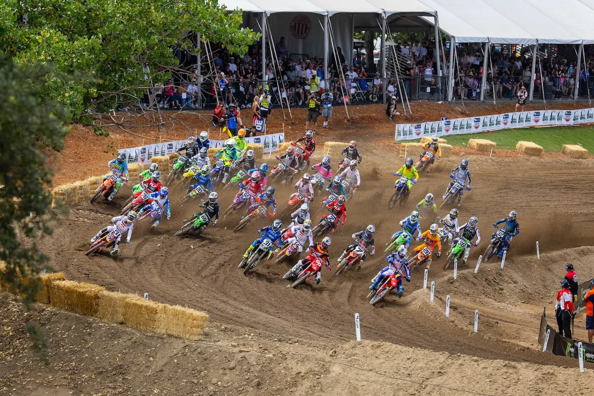 The Lawrence brothers, Jett [#1] and Hunter [#96], positioned themselves at the front of the field to begin Moto 1, with Jett earning the holeshot.
