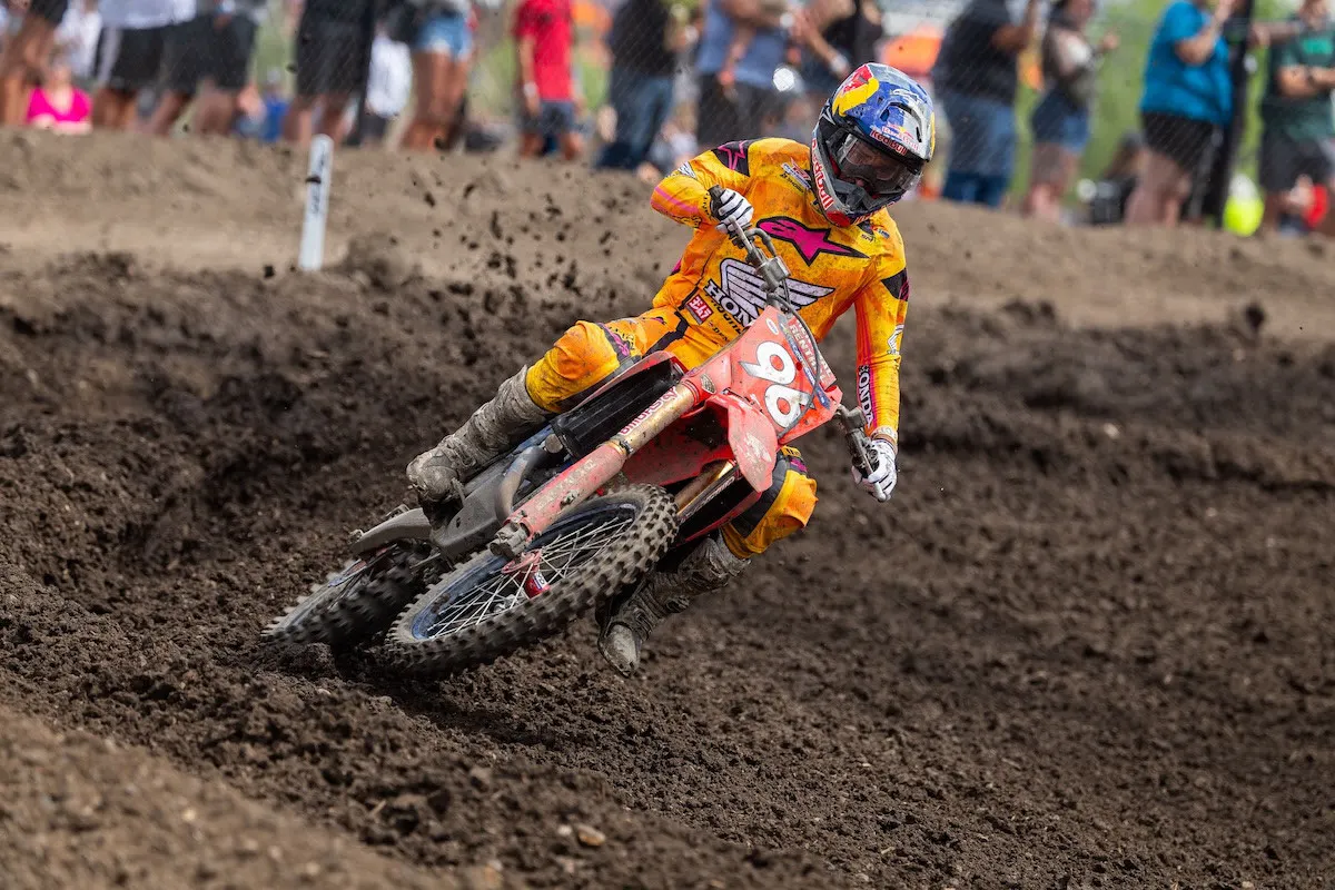Hunter Lawrence still ended up third overall, despite a penalty and multiple crashes.