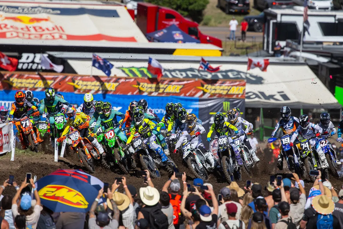 Sacha Coenen [#109] earned the Moto 2 holeshot as a multi-rider incident unfolded behind him, started by Hammaker [#10] and Kitchen [#47].