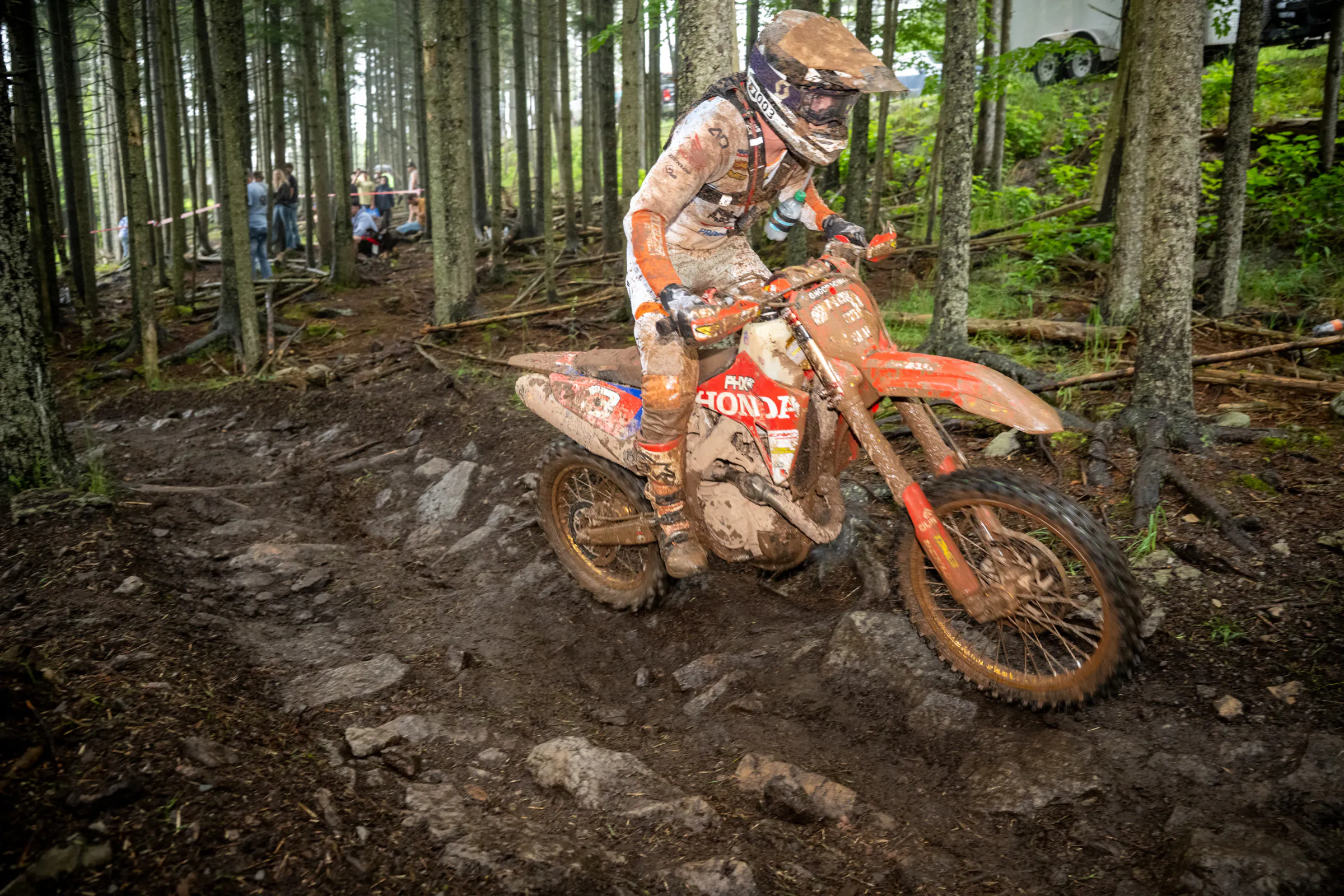 Jordan Ashburn bounced back from a tough race and a tweaked shoulder to net third overall at Snowshoe, enough to reclaim the points lead.