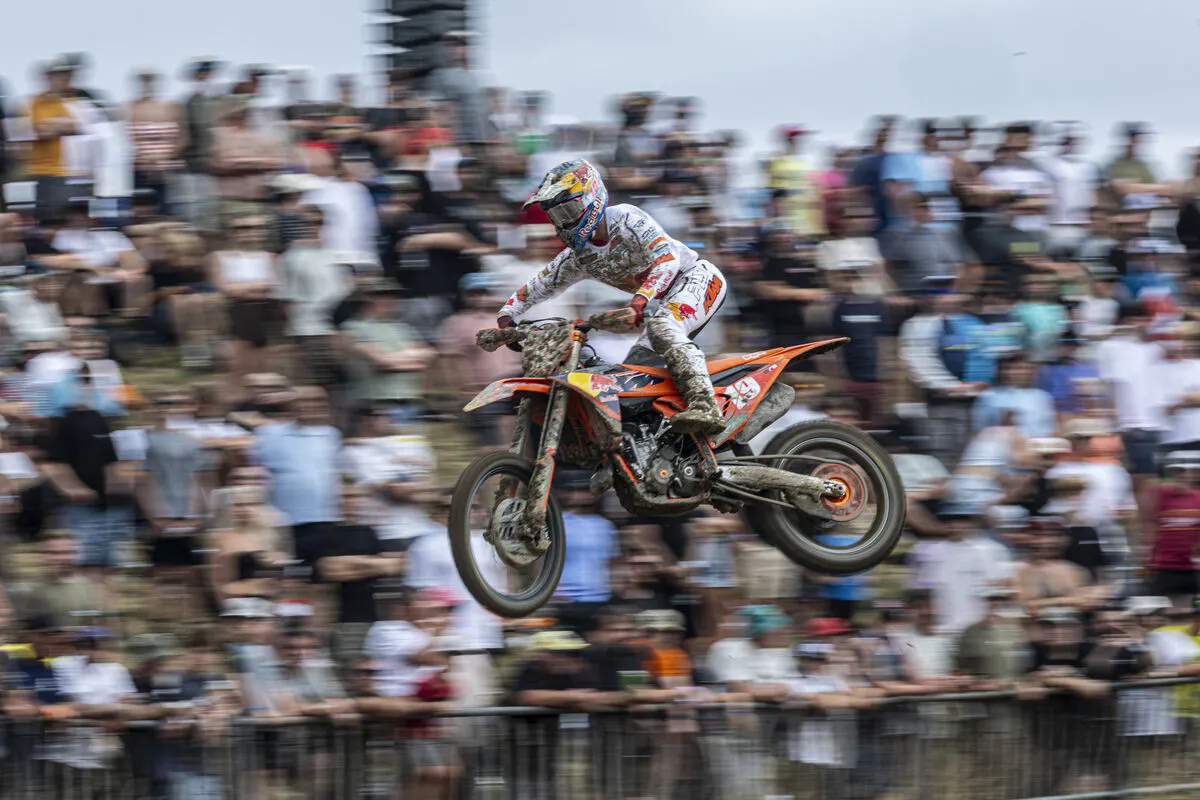 Sacha Coenen went 10-8 in the motos just days after collarbone surgery.