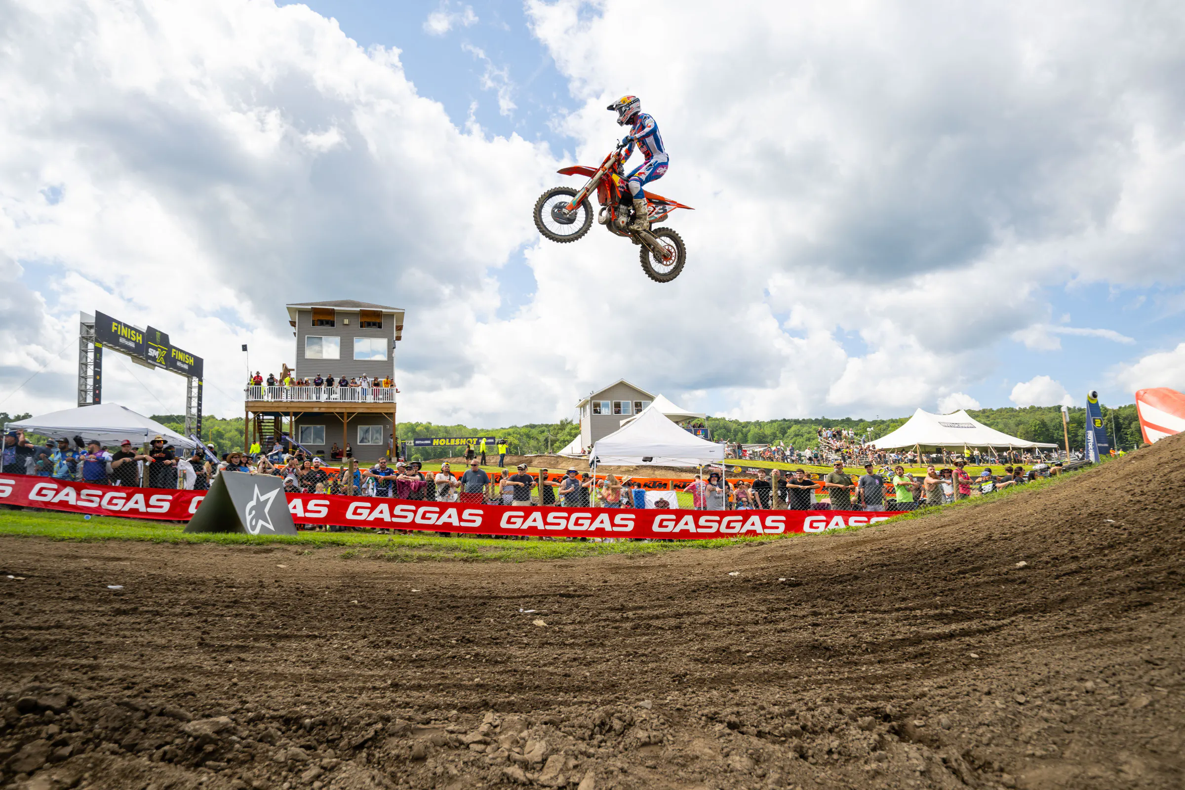 Tomac went 7-14 at Unadilla for 11th overall.